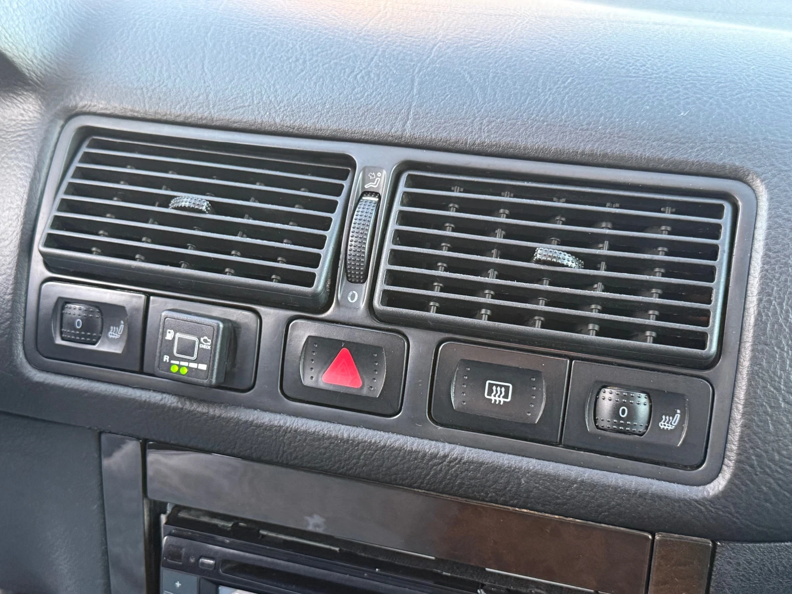 VW Golf 1.8T* * 150HP* Climatronic* Pioneer* TOP*  | Mobile.bg   14