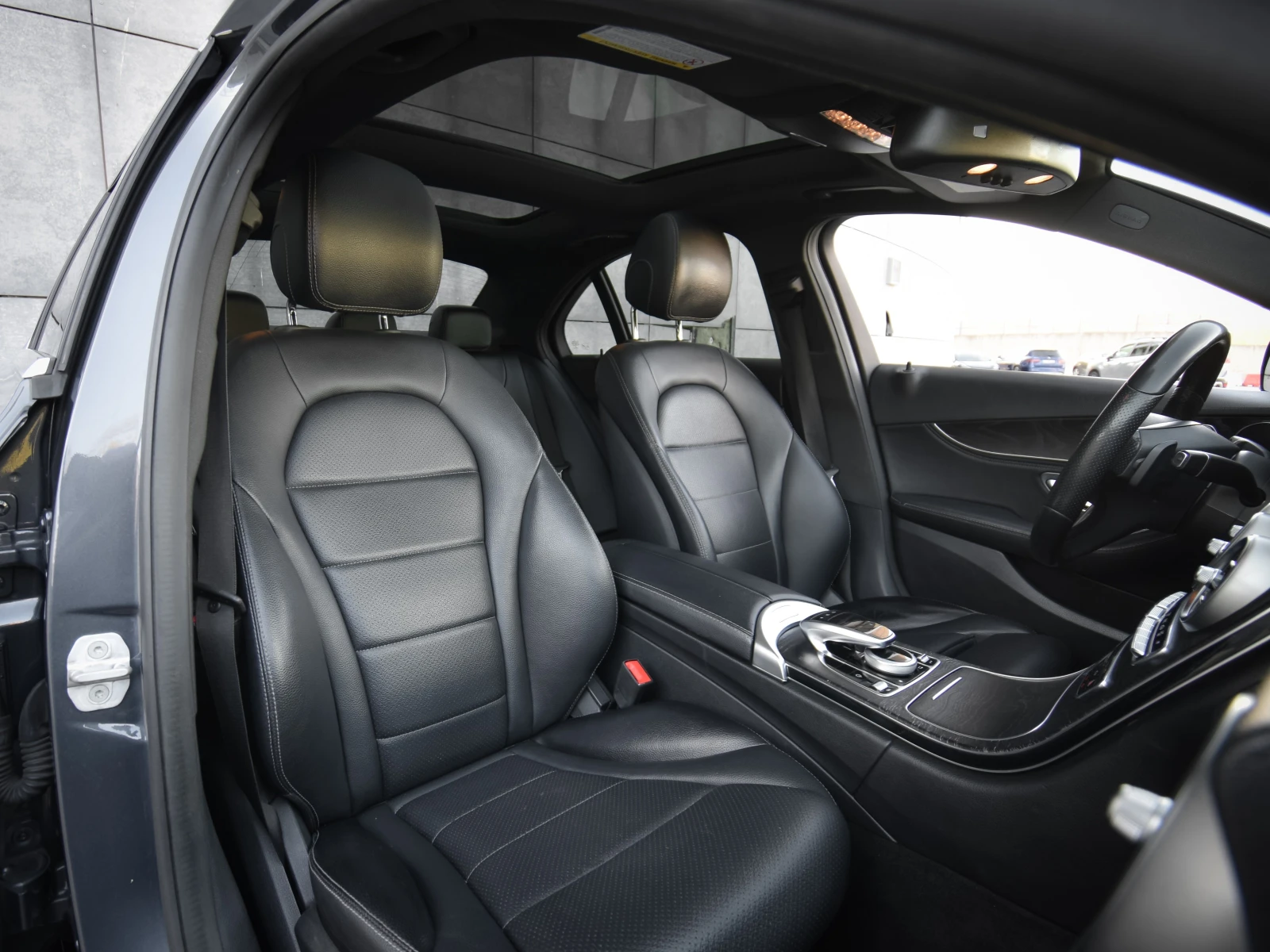 Mercedes-Benz C 300 AMG Line, снимка 9 - Автомобили и джипове - 54363931