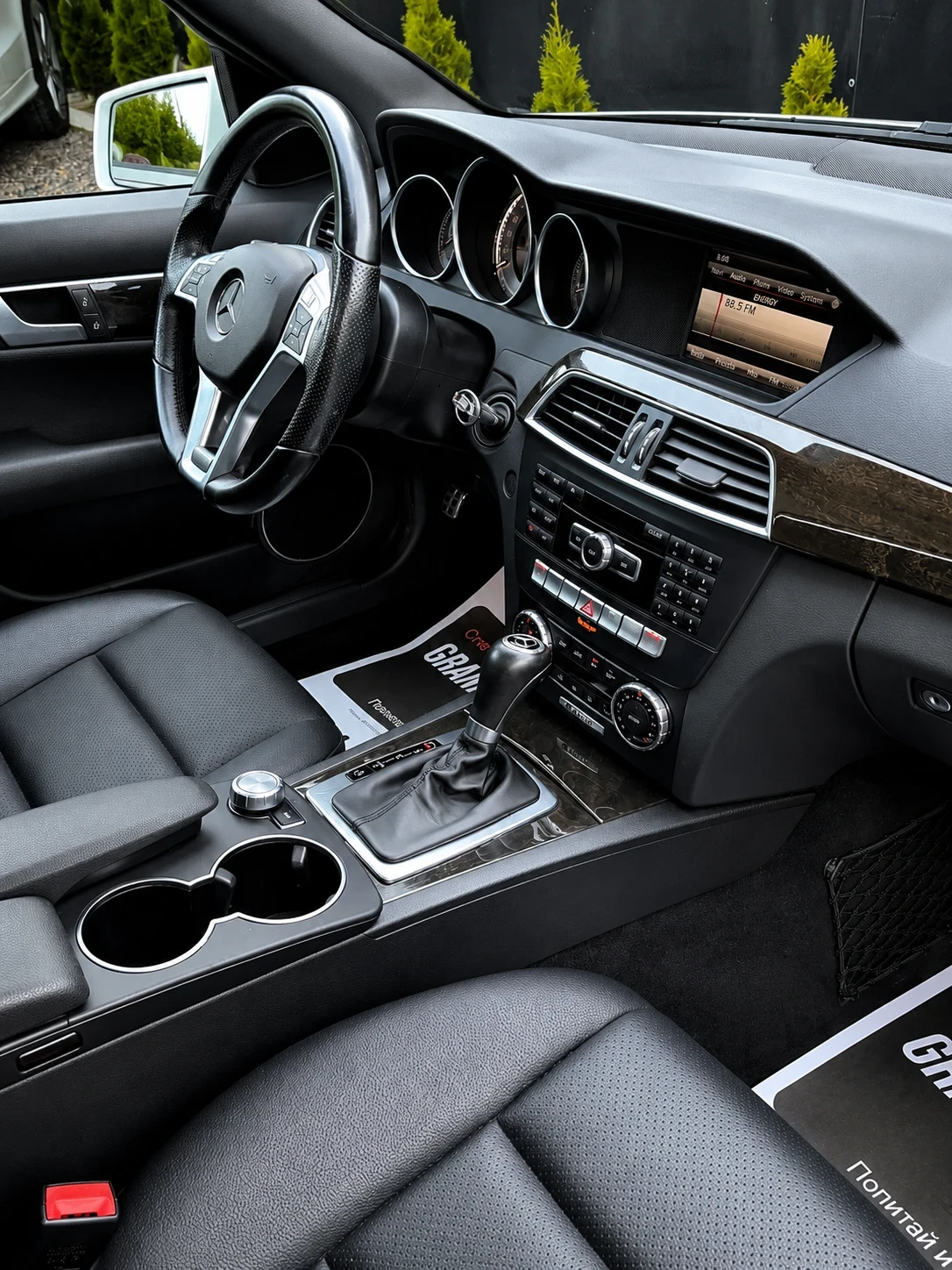 Mercedes-Benz C 300 4-MATIC| 107K| AMG| 7G| LED| TOP| СОБСТВЕН ЛИЗИНГ, снимка 9 - Автомобили и джипове - 55144008