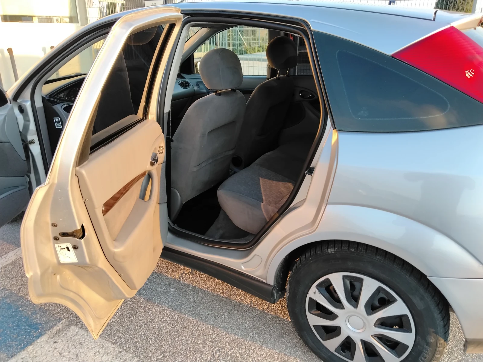 Ford Focus 1.6 газ бензин, снимка 9 - Автомобили и джипове - 55168169