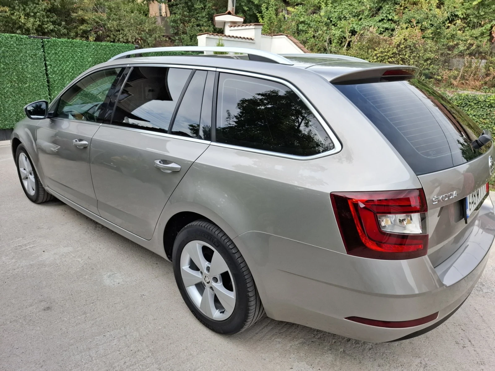 Skoda Octavia Комби, снимка 3 - Автомобили и джипове - 55301679