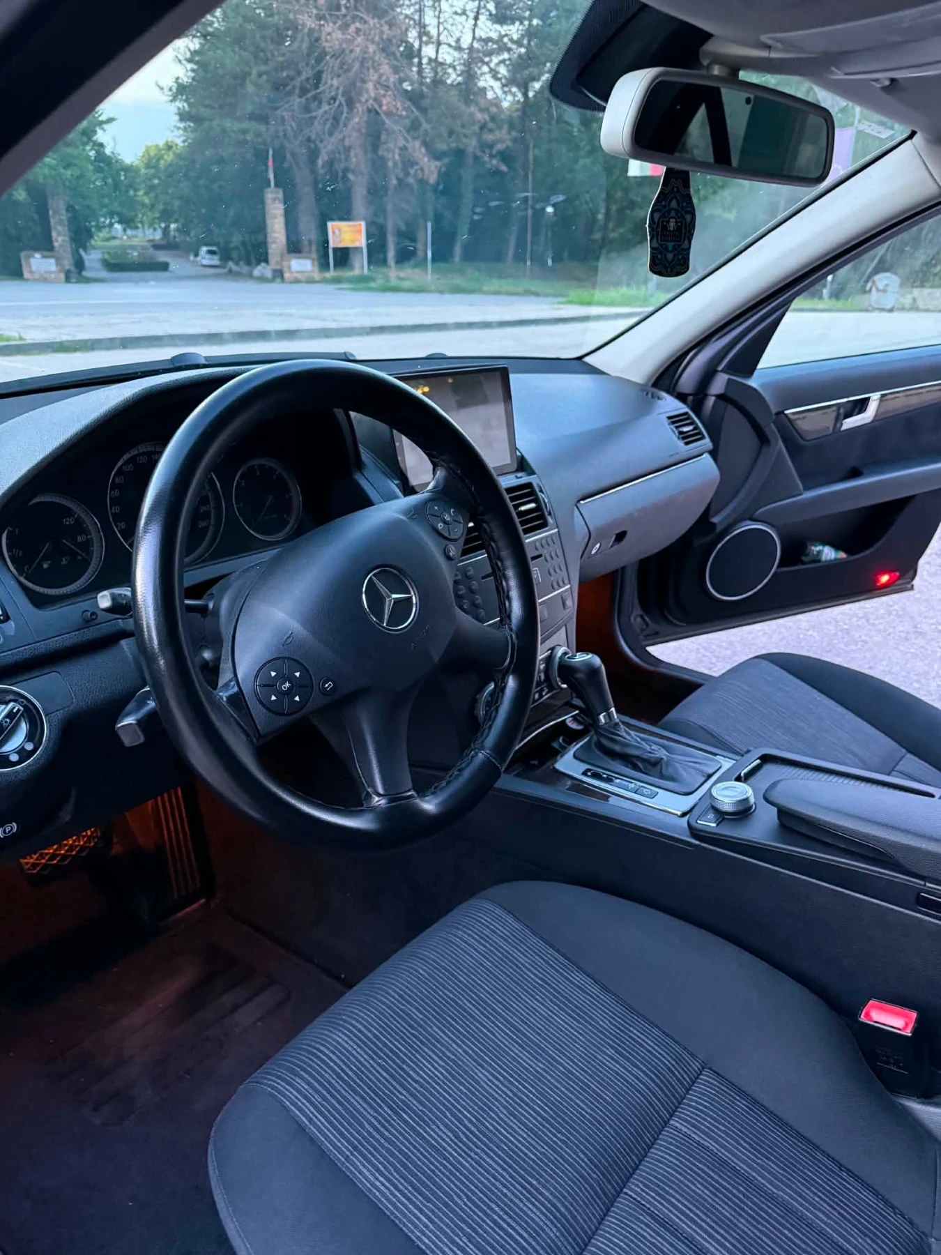 Mercedes-Benz C 220, снимка 9 - Автомобили и джипове - 55371717