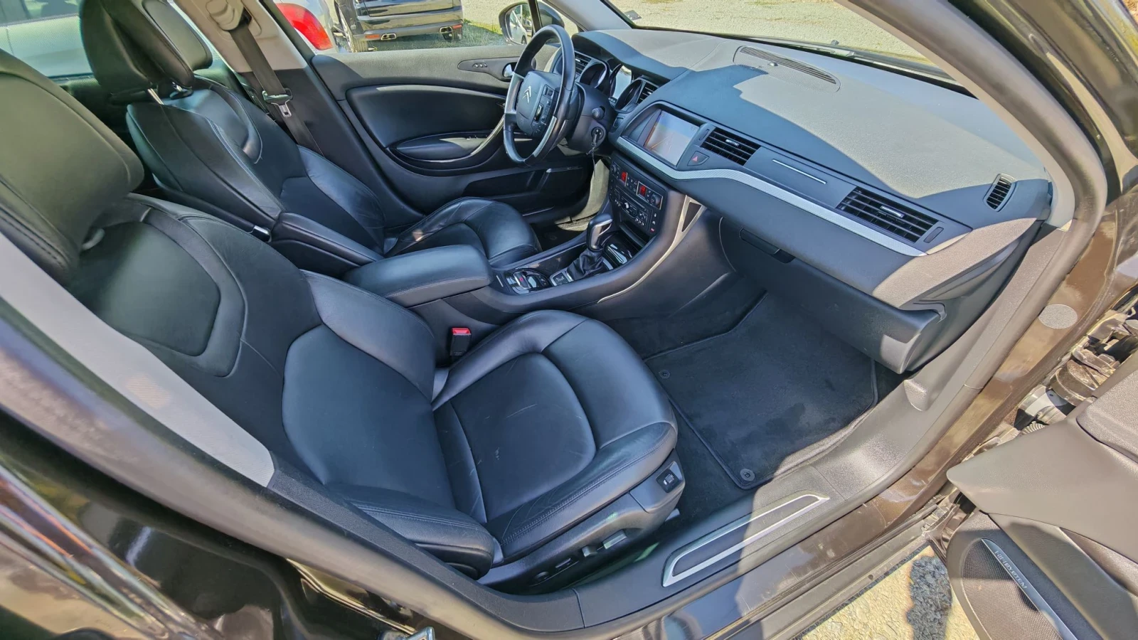Citroen C5 2.2HDI-204k.-ТОП СЪСТОЯНИЕ, СЕРВИЗНА КНИЖКА , снимка 11 - Автомобили и джипове - 55736125