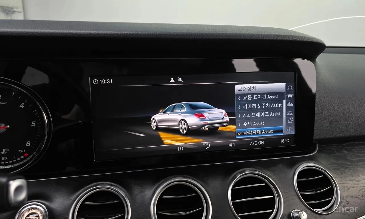 Mercedes-Benz E 220 * E220d 4MATIC Avantgarde * ЦЕНА ДО БГ, снимка 12 - Автомобили и джипове - 55951445