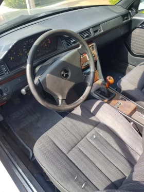 Mercedes-Benz 124, снимка 5