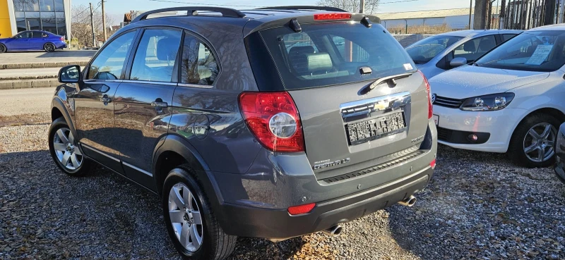 Chevrolet Captiva 2.4i* 7-местна, снимка 5 - Автомобили и джипове - 48268051