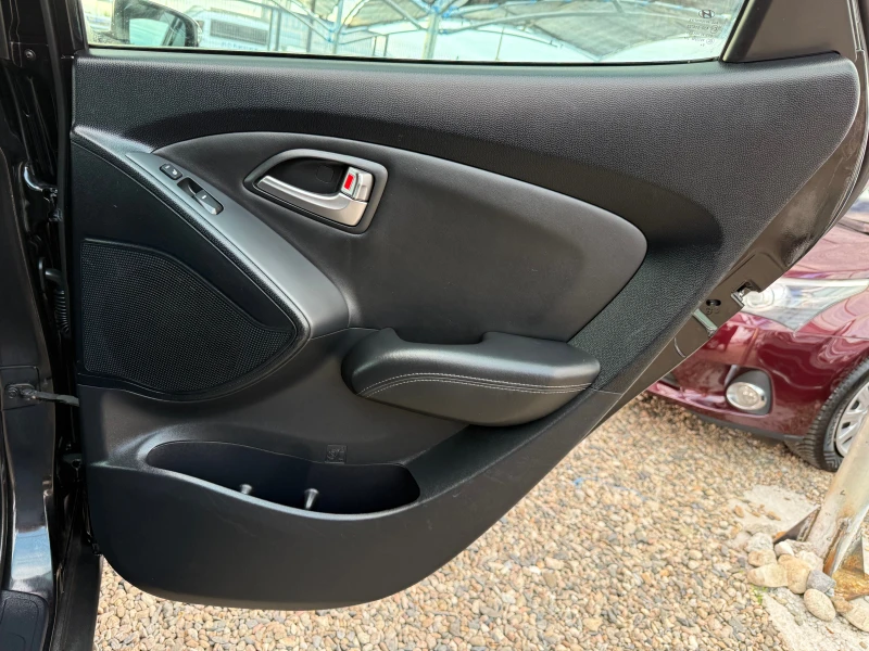 Hyundai IX35 2.0 i, снимка 12 - Автомобили и джипове - 52028969