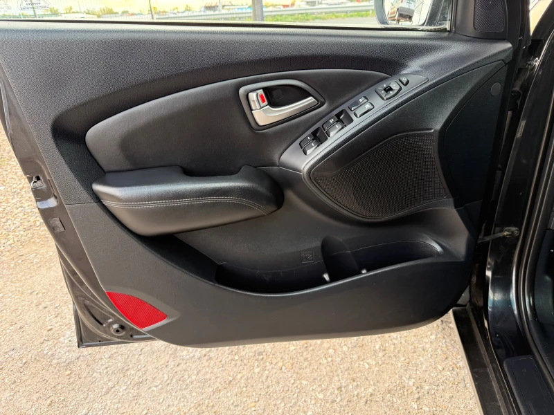 Hyundai IX35 2.0 i, снимка 6 - Автомобили и джипове - 52028969