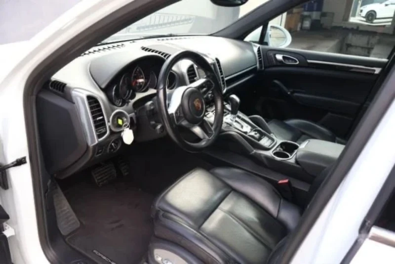 Porsche Cayenne, снимка 3 - Автомобили и джипове - 52627302