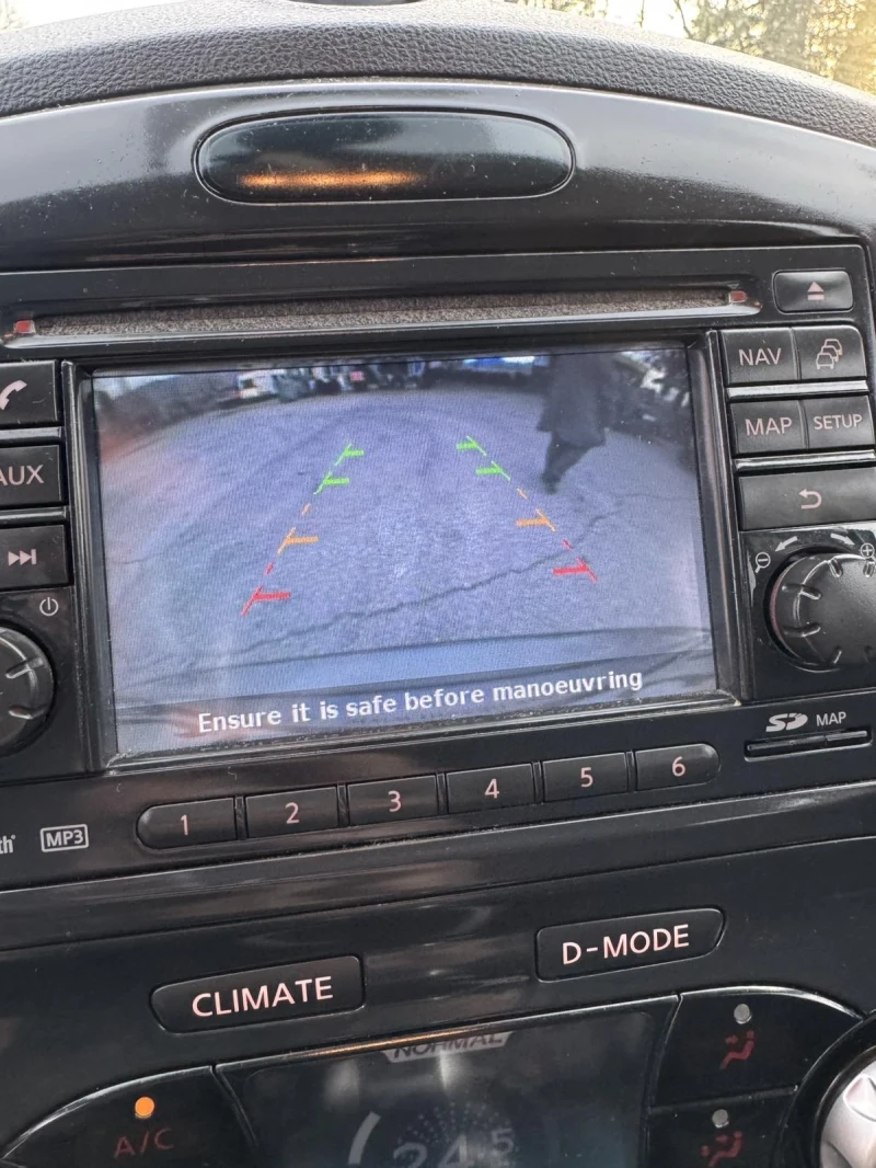 Nissan Juke 1.6 DIG TURBO, снимка 15 - Автомобили и джипове - 52655313