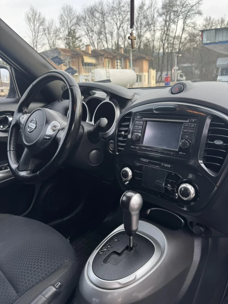 Nissan Juke 1.6 DIG TURBO, снимка 8 - Автомобили и джипове - 52655313