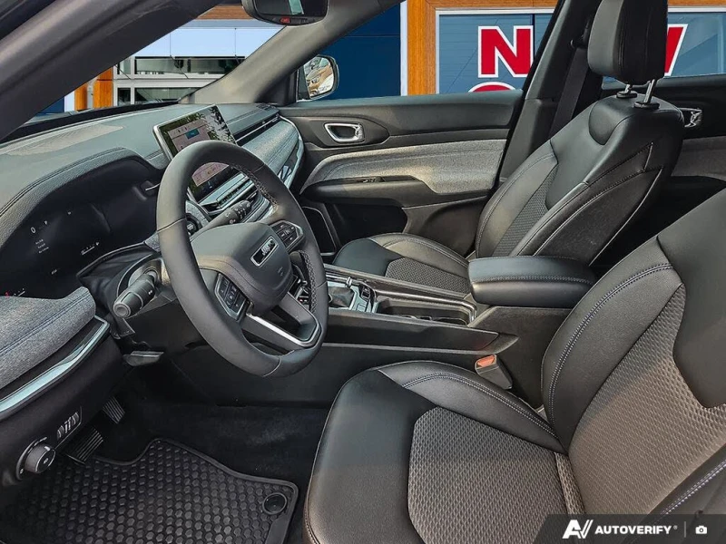 Jeep Compass North AWD* АвтоКредит* (ЦЕНА ДО БЪЛГАРИЯ), снимка 8 - Автомобили и джипове - 53328359