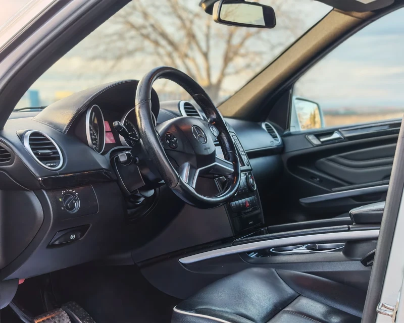 Mercedes-Benz ML 350 3.5 231 К.С. 4MATIC! КОЖА! АВТОМАТ! РЕГИСТРАЦИЯ! , снимка 8 - Автомобили и джипове - 53508422