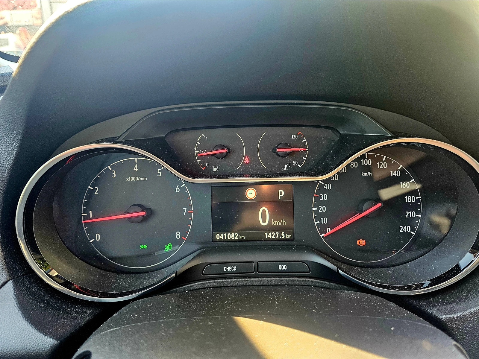 Opel Grandland X 1.2 130ph 39 000км - изображение 6