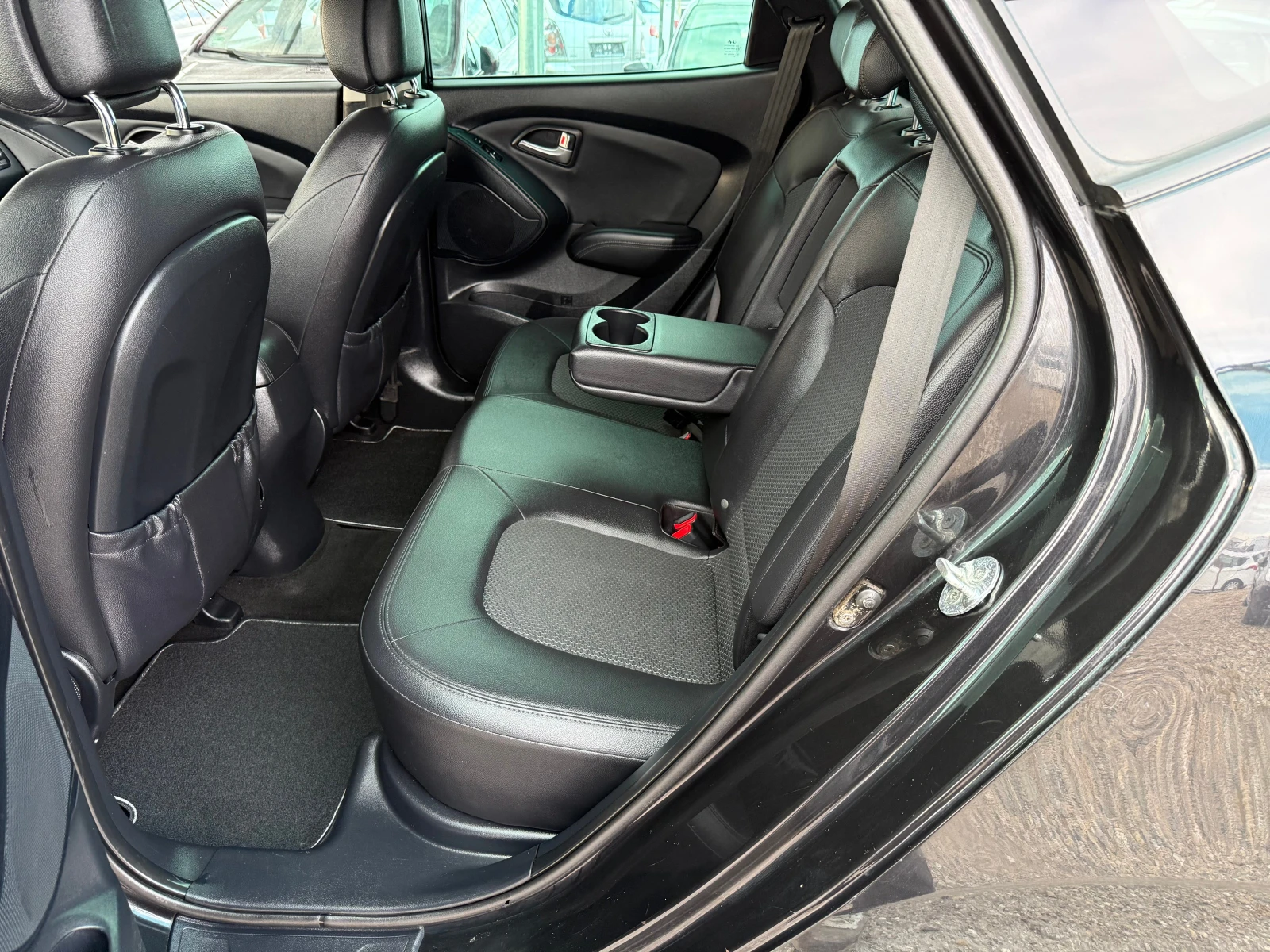 Hyundai IX35 2.0 i - изображение 10