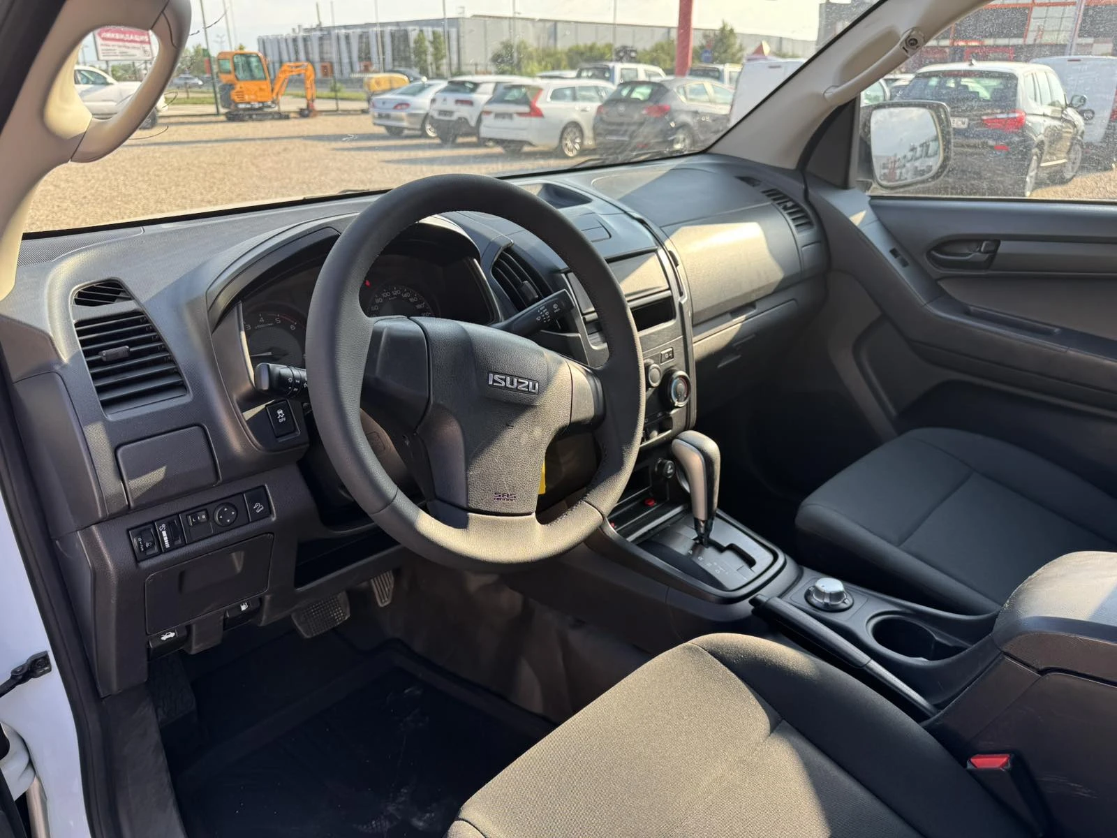 Isuzu D-max DC 1.9D - изображение 10