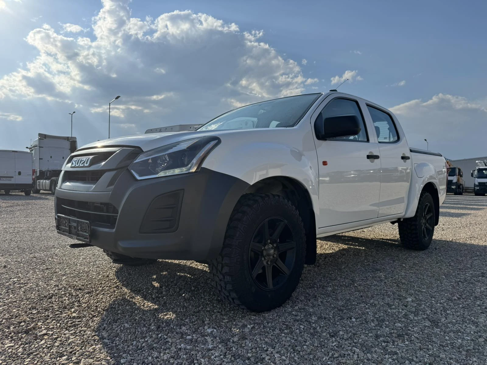 Isuzu D-max DC 1.9D - изображение 3