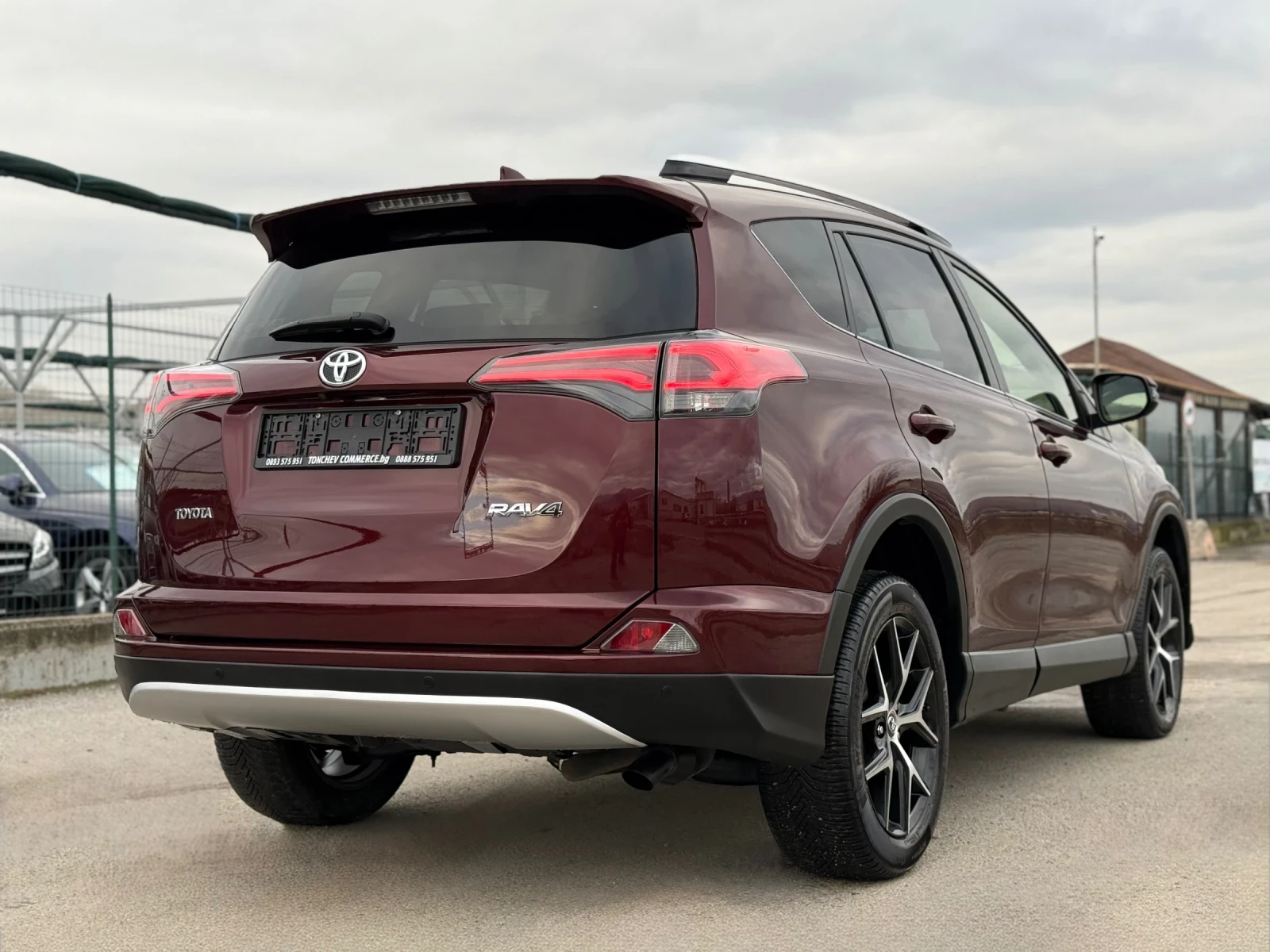 Toyota Rav4 2.0-d4d-EXLUSIVE-TOP-КАМЕРА-360-ПОДГРЕВ-КОЖА-КСЕНО - изображение 6