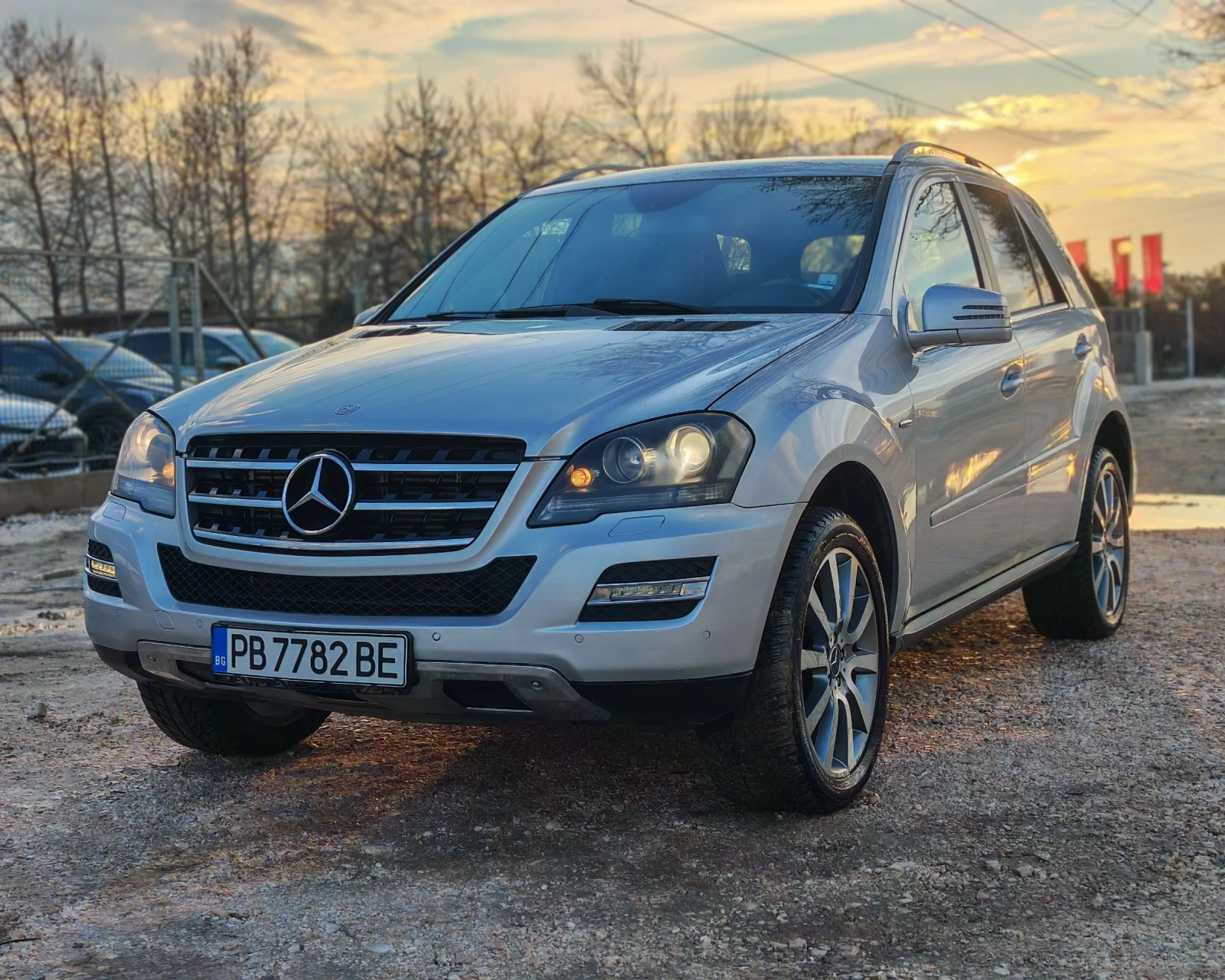 Mercedes-Benz ML 350 3.5 231 К.С. 4MATIC! КОЖА! АВТОМАТ! РЕГИСТРАЦИЯ!  - изображение 3