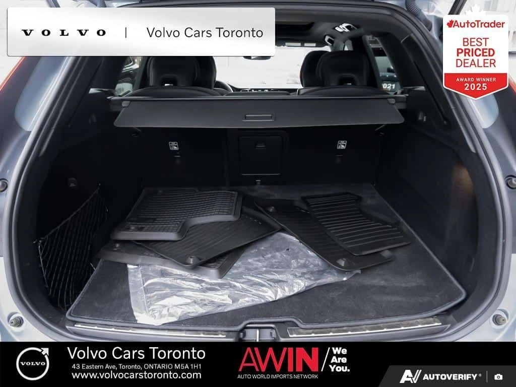 Volvo XC60 * B6 AWD R Design | Climate | Advanced | Bowers * , снимка 15 - Автомобили и джипове - 53891330