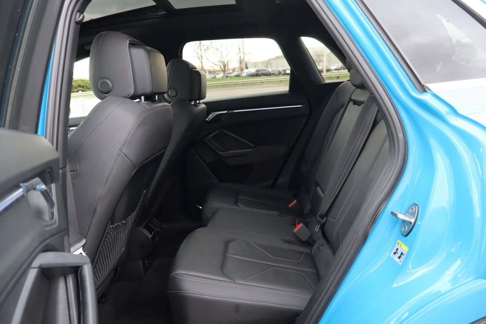 Audi Q3 S Line quattro Prestige  CARFAX, снимка 12 - Автомобили и джипове - 54243379