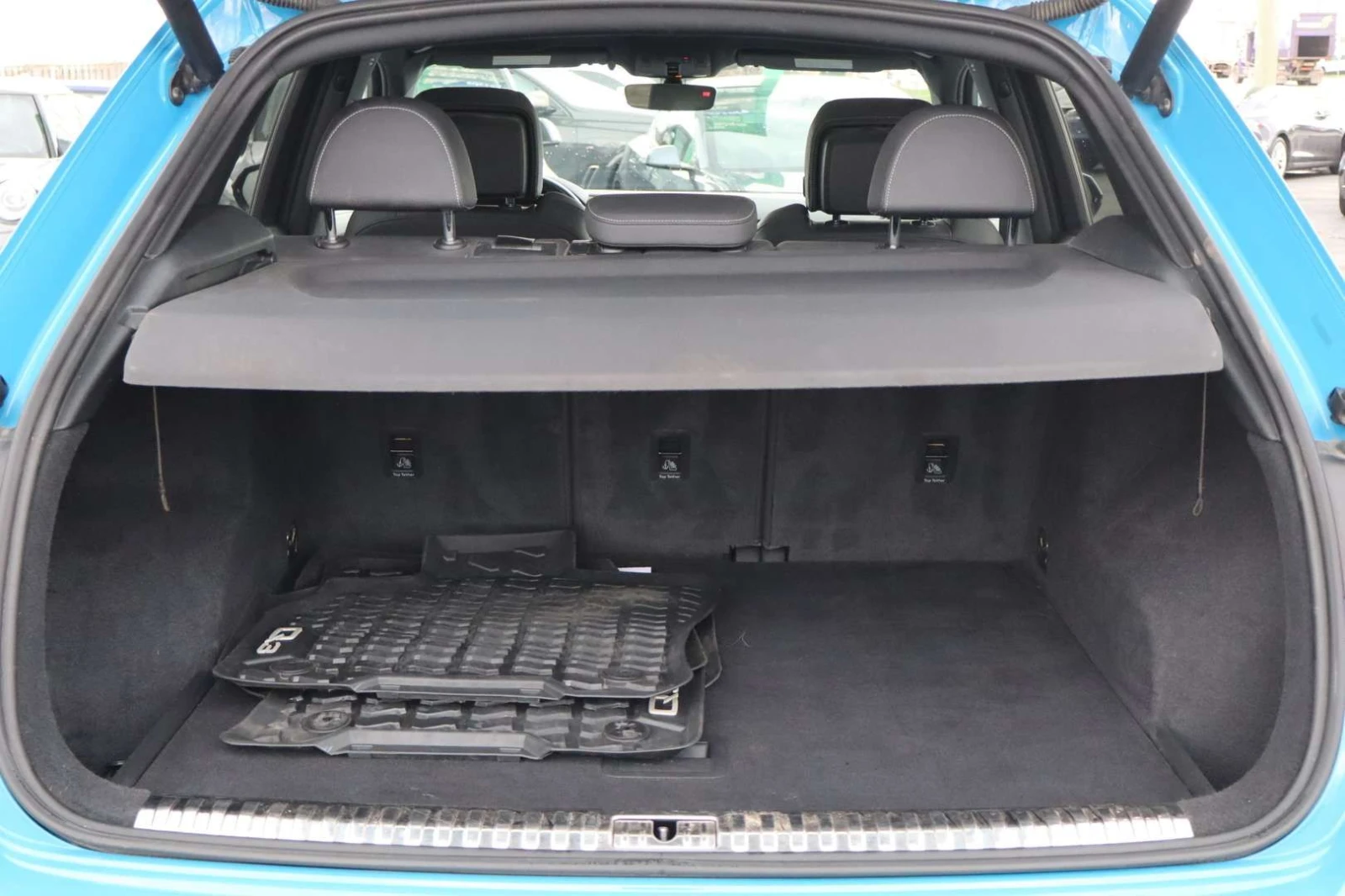 Audi Q3 S Line quattro Prestige  CARFAX, снимка 16 - Автомобили и джипове - 54243379