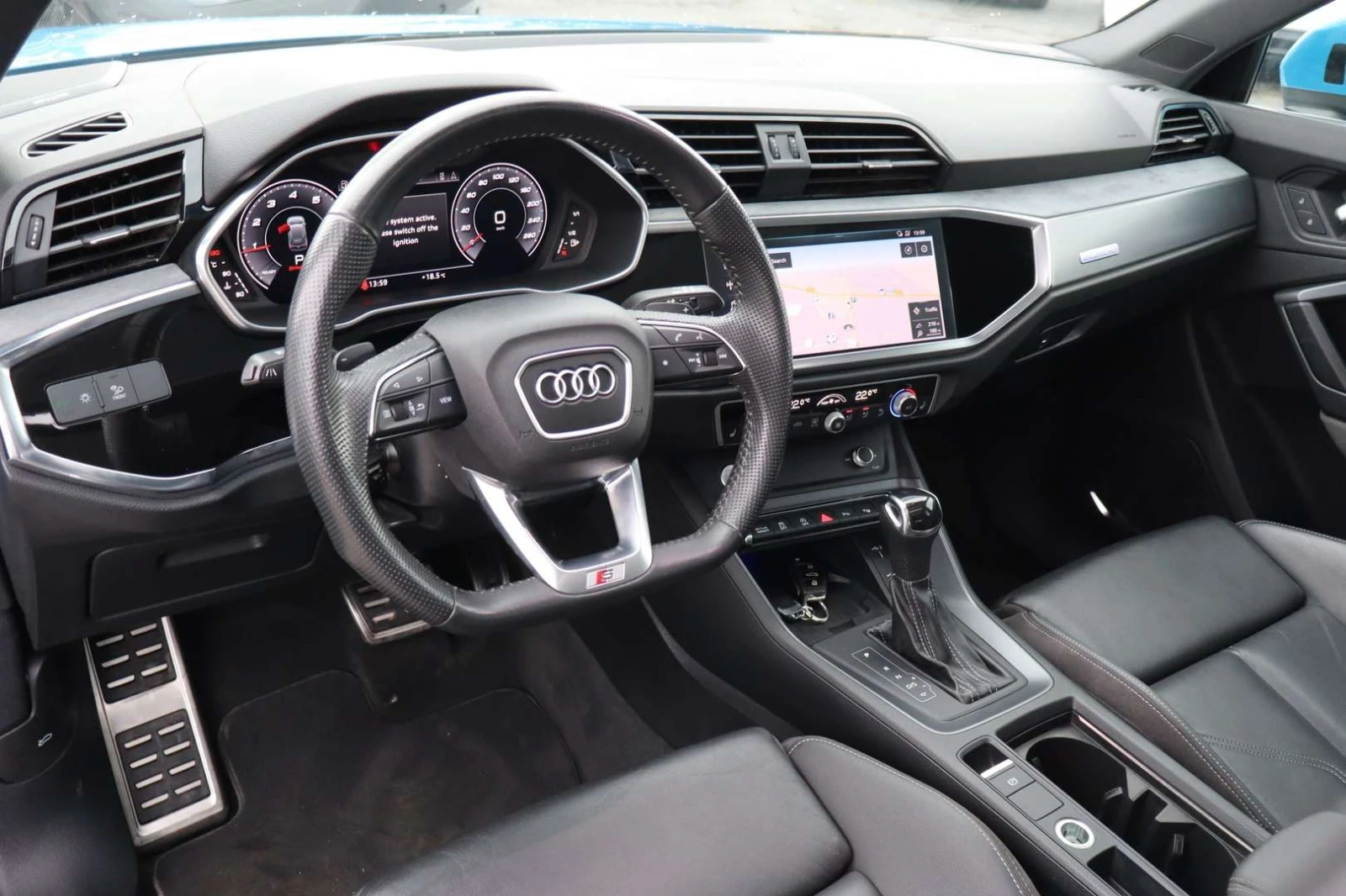 Audi Q3 S Line quattro Prestige  CARFAX, снимка 6 - Автомобили и джипове - 54243379