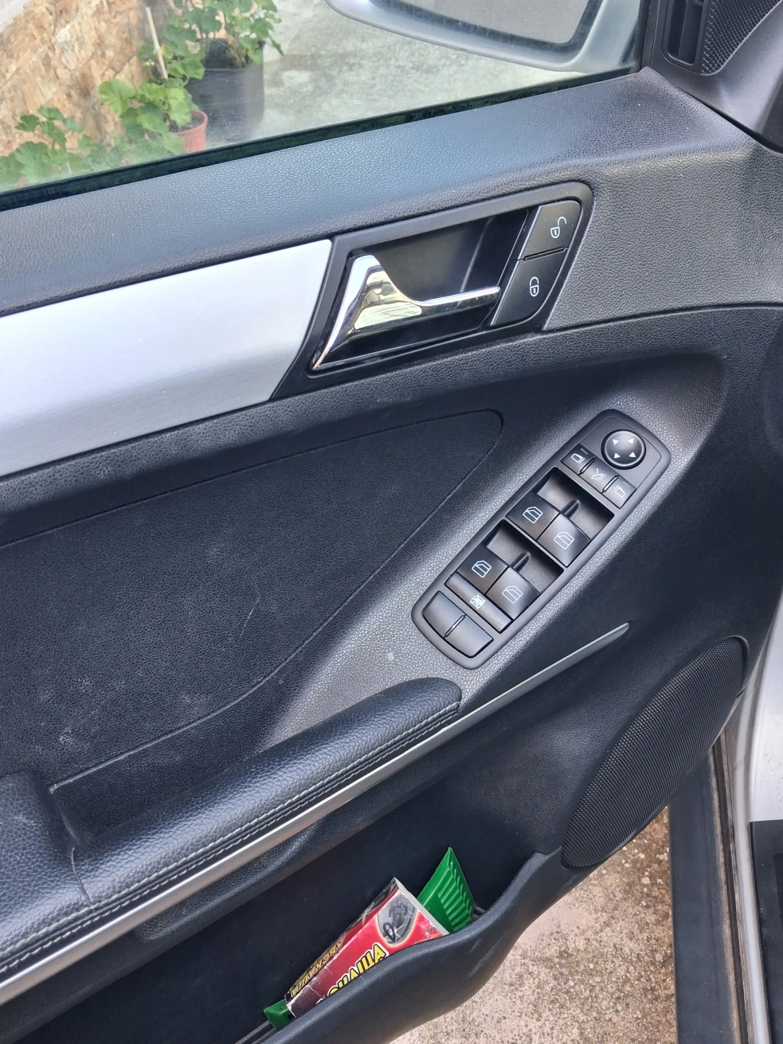 Mercedes-Benz ML 320, снимка 10 - Автомобили и джипове - 54730037