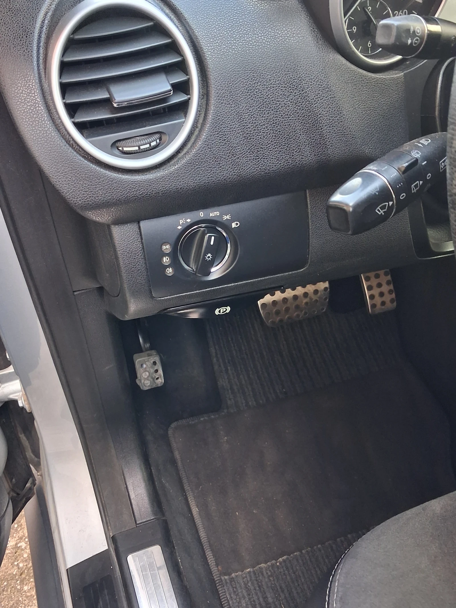 Mercedes-Benz ML 320, снимка 9 - Автомобили и джипове - 54730037