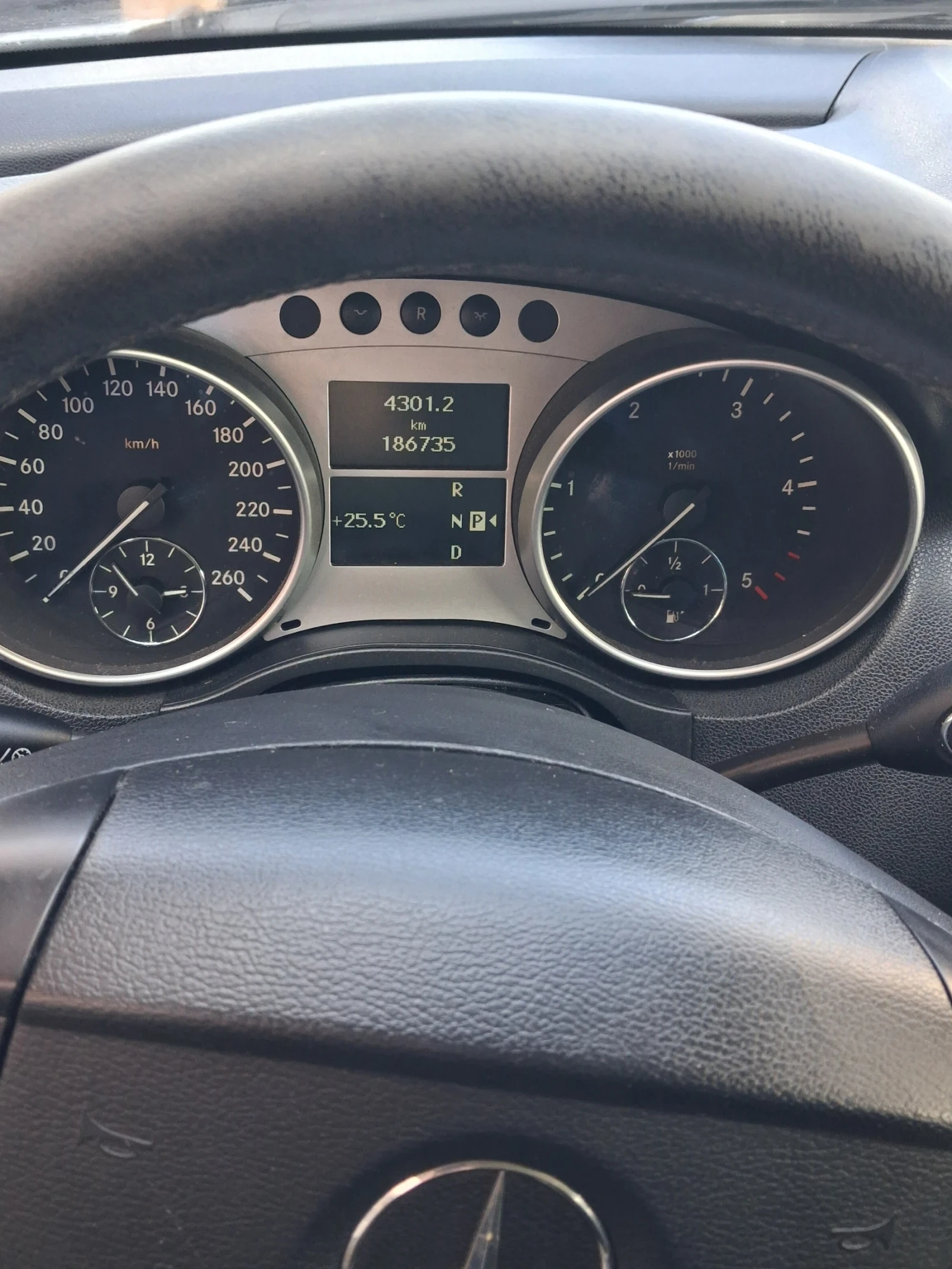 Mercedes-Benz ML 320, снимка 8 - Автомобили и джипове - 54730037