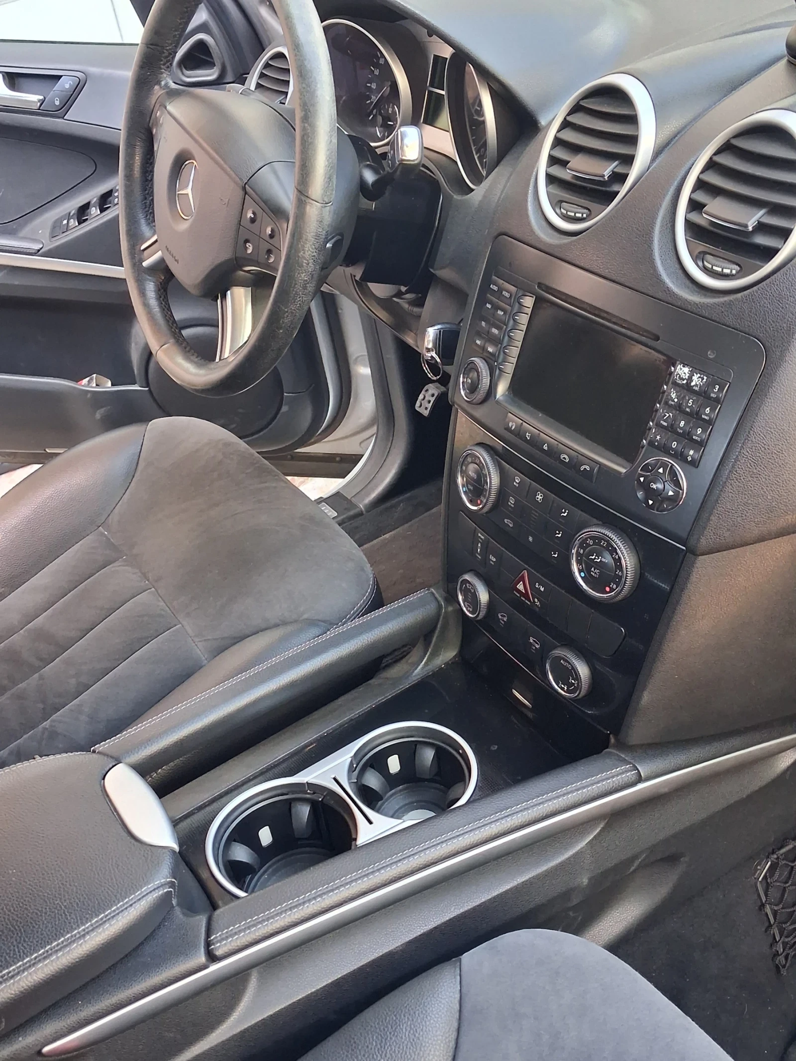 Mercedes-Benz ML 320, снимка 12 - Автомобили и джипове - 54730037