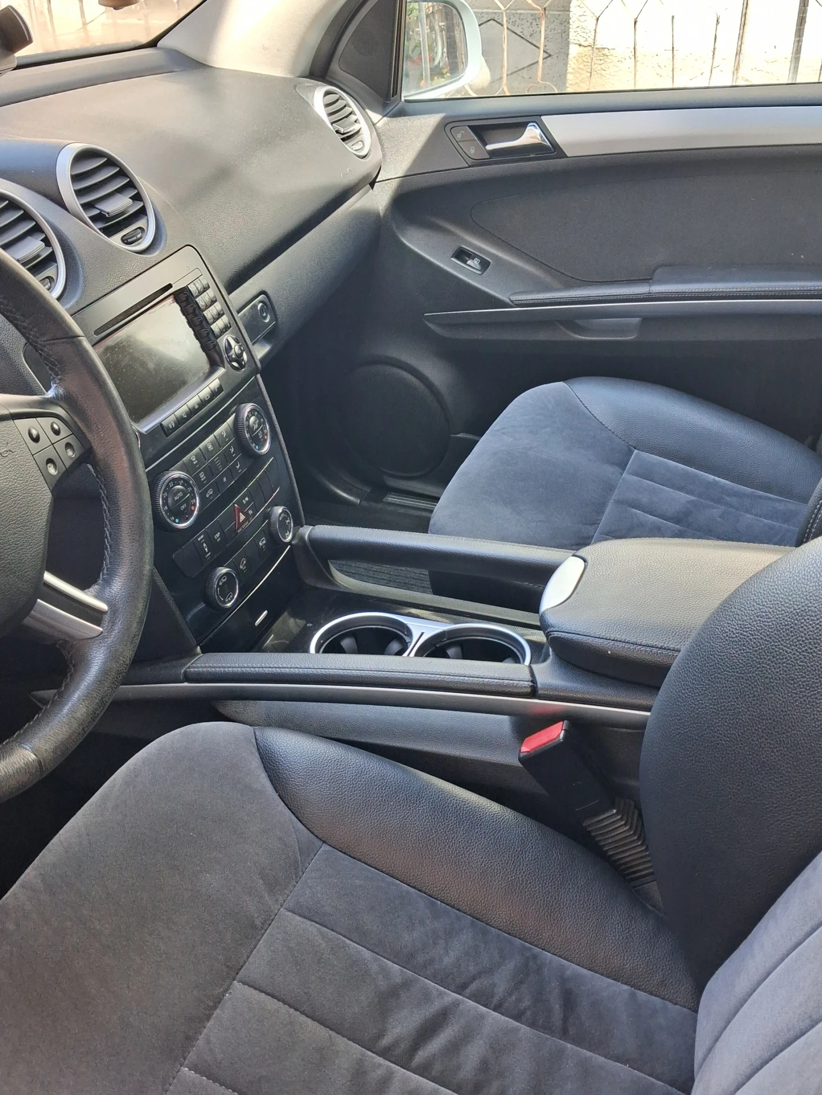 Mercedes-Benz ML 320, снимка 11 - Автомобили и джипове - 54730037