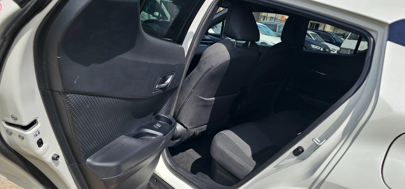 Toyota C-HR 1.8i HYBRID Фейс, снимка 14 - Автомобили и джипове - 55465575