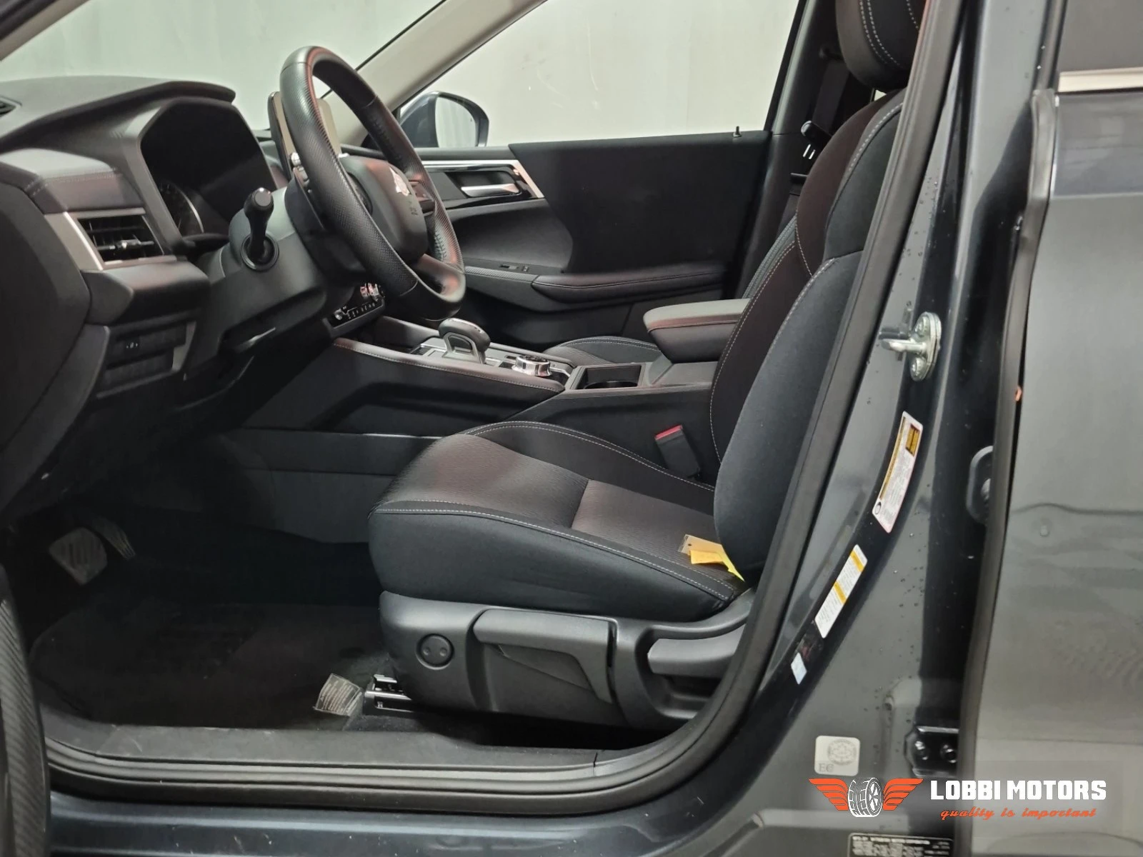 Mitsubishi Outlander, снимка 5 - Автомобили и джипове - 55929003