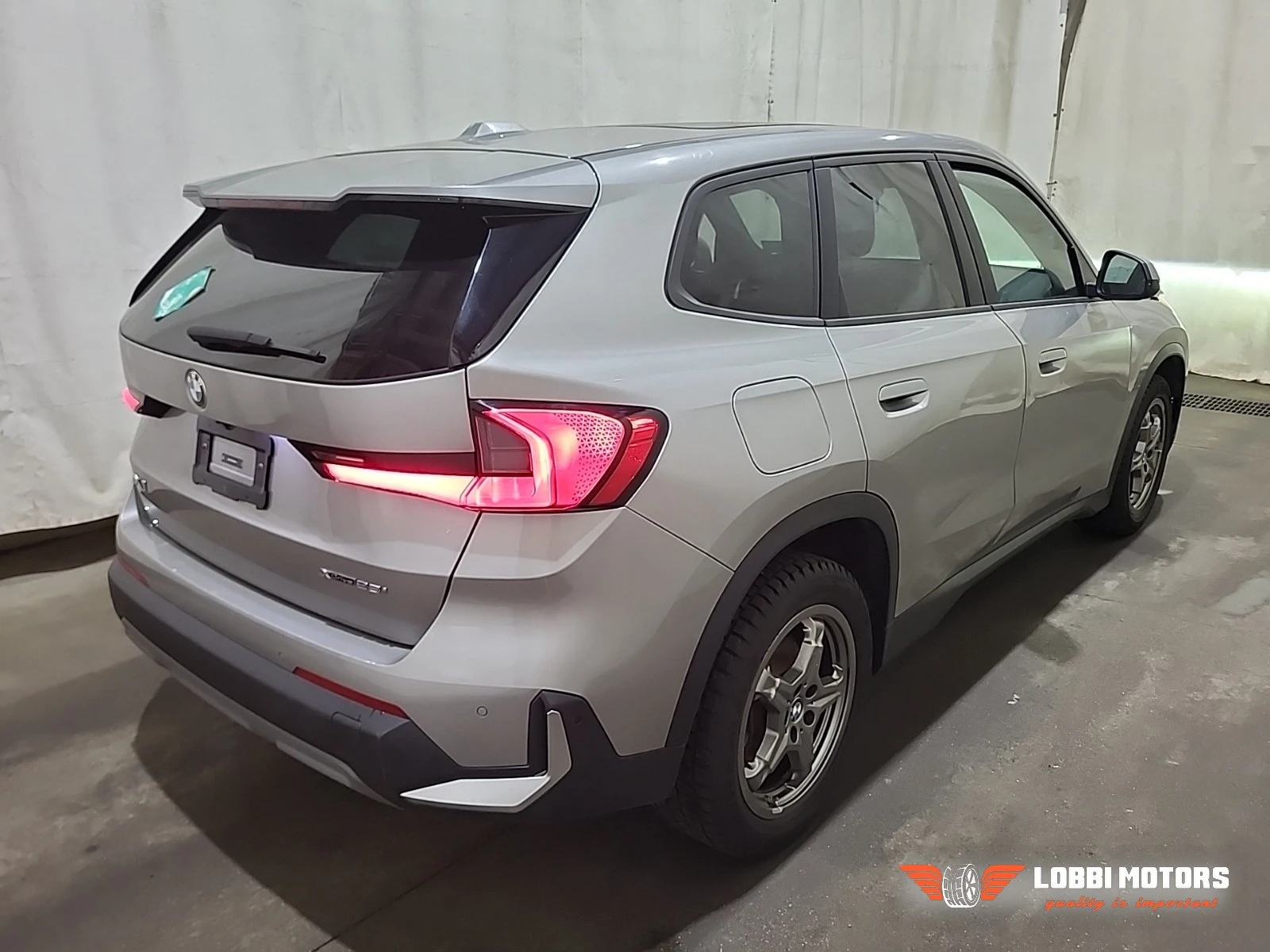 BMW X1, снимка 3 - Автомобили и джипове - 55928858