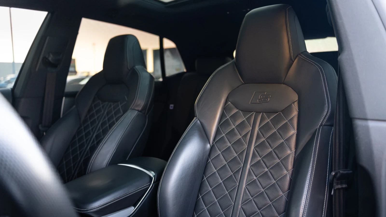 Audi SQ8 SQ8 4.0 TFSI / 360 / Matrix / Black optics, снимка 13 - Автомобили и джипове - 56056488