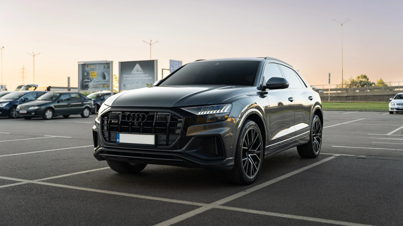 Audi SQ8 SQ8 4.0 TFSI / 360 / Matrix / Black optics, снимка 2 - Автомобили и джипове - 56056488