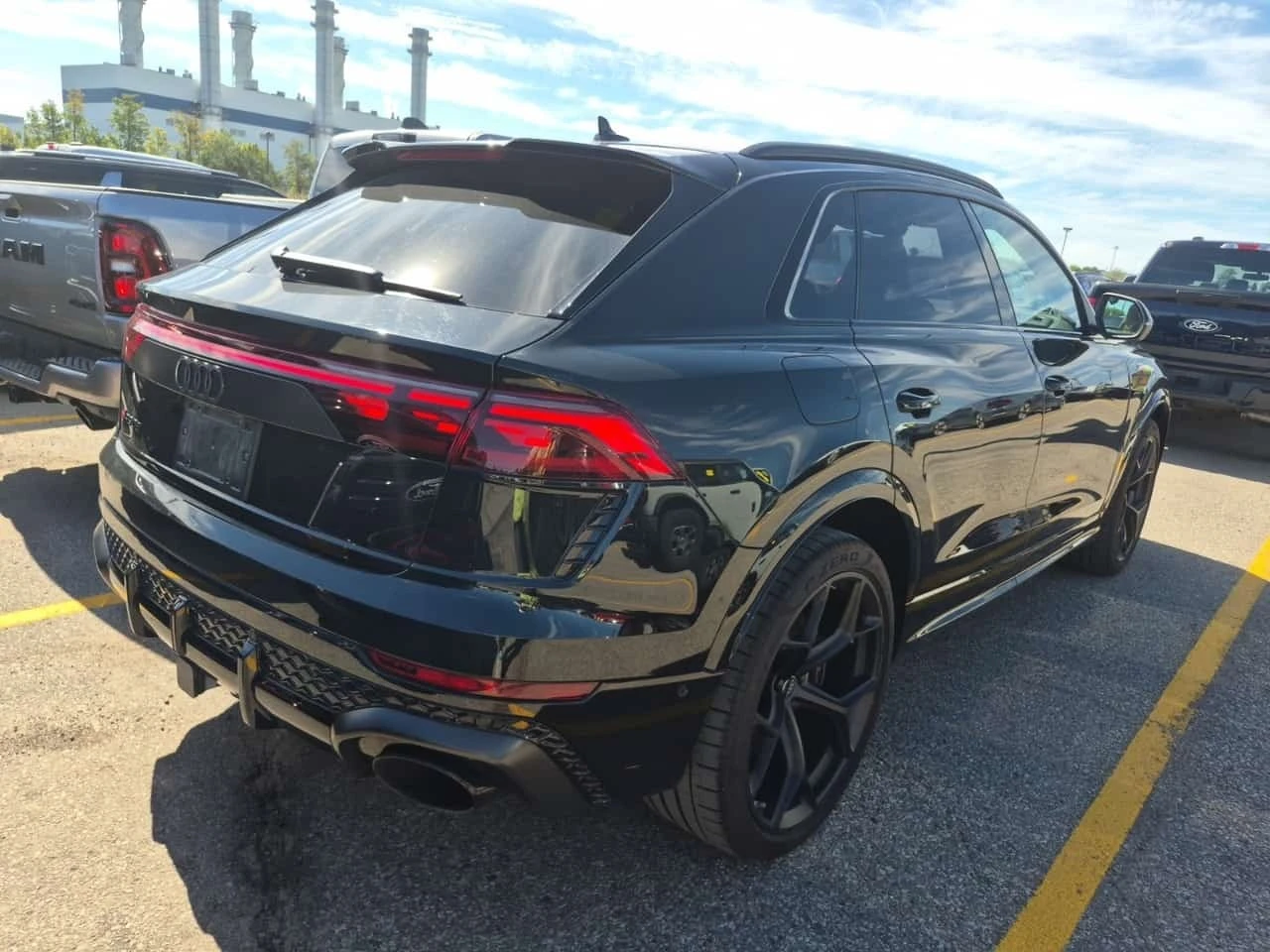 Audi RSQ8 PERFORMANCE| MATRIX| MASSAGE| B&O| ОБДУХ| 2 KЛЮЧА|, снимка 3 - Автомобили и джипове - 56207776