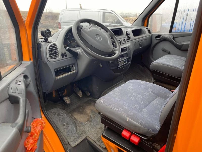 Mercedes-Benz Sprinter 208 2.2 CDI, снимка 5 - Бусове и автобуси - 41990521