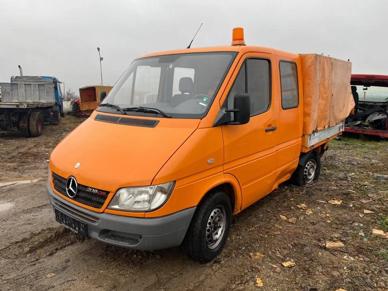 Mercedes-Benz Sprinter 208 2.2 CDI, снимка 3 - Бусове и автобуси - 41990521