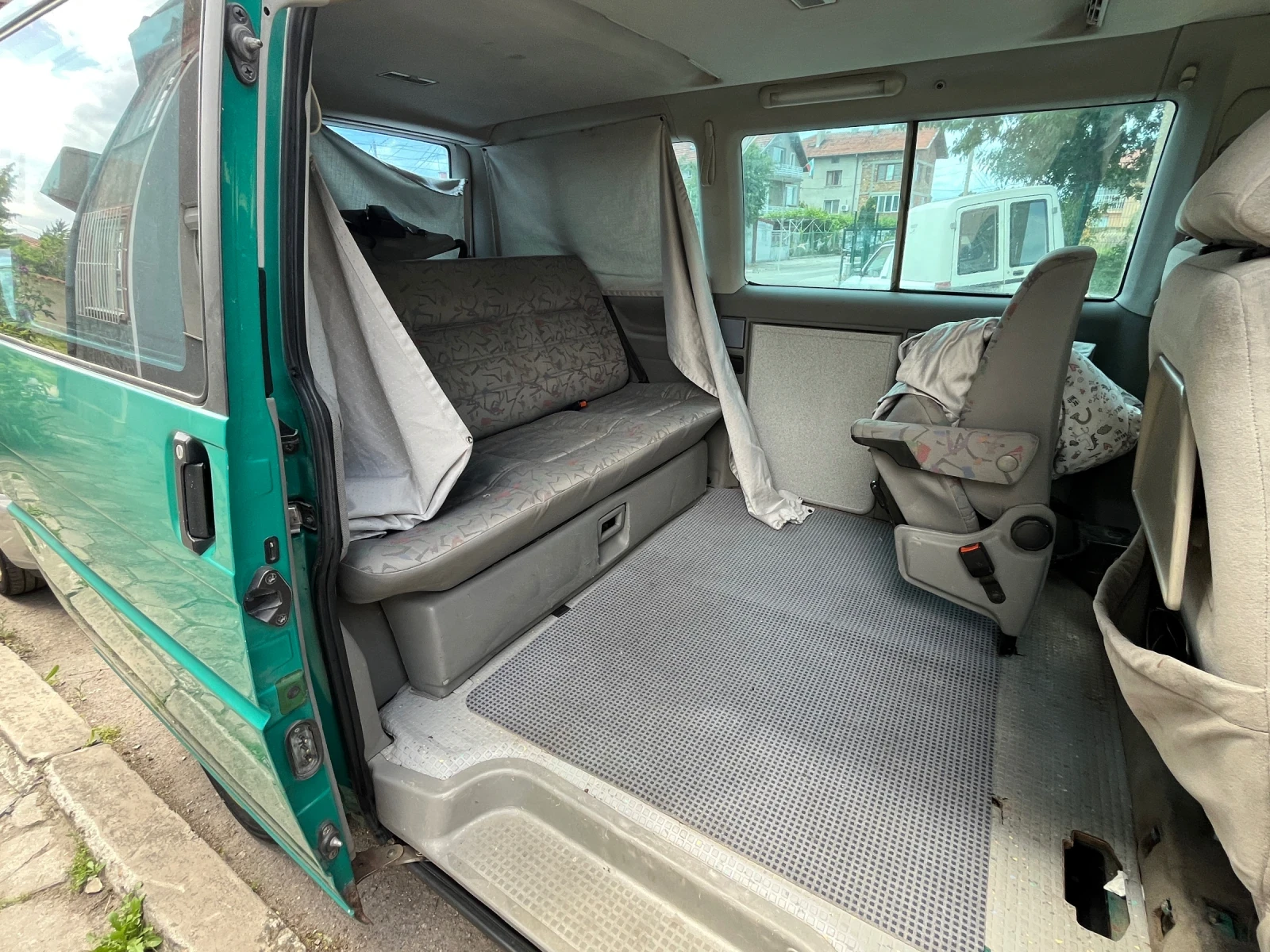 VW Multivan, снимка 11 - Бусове и автобуси - 54738694