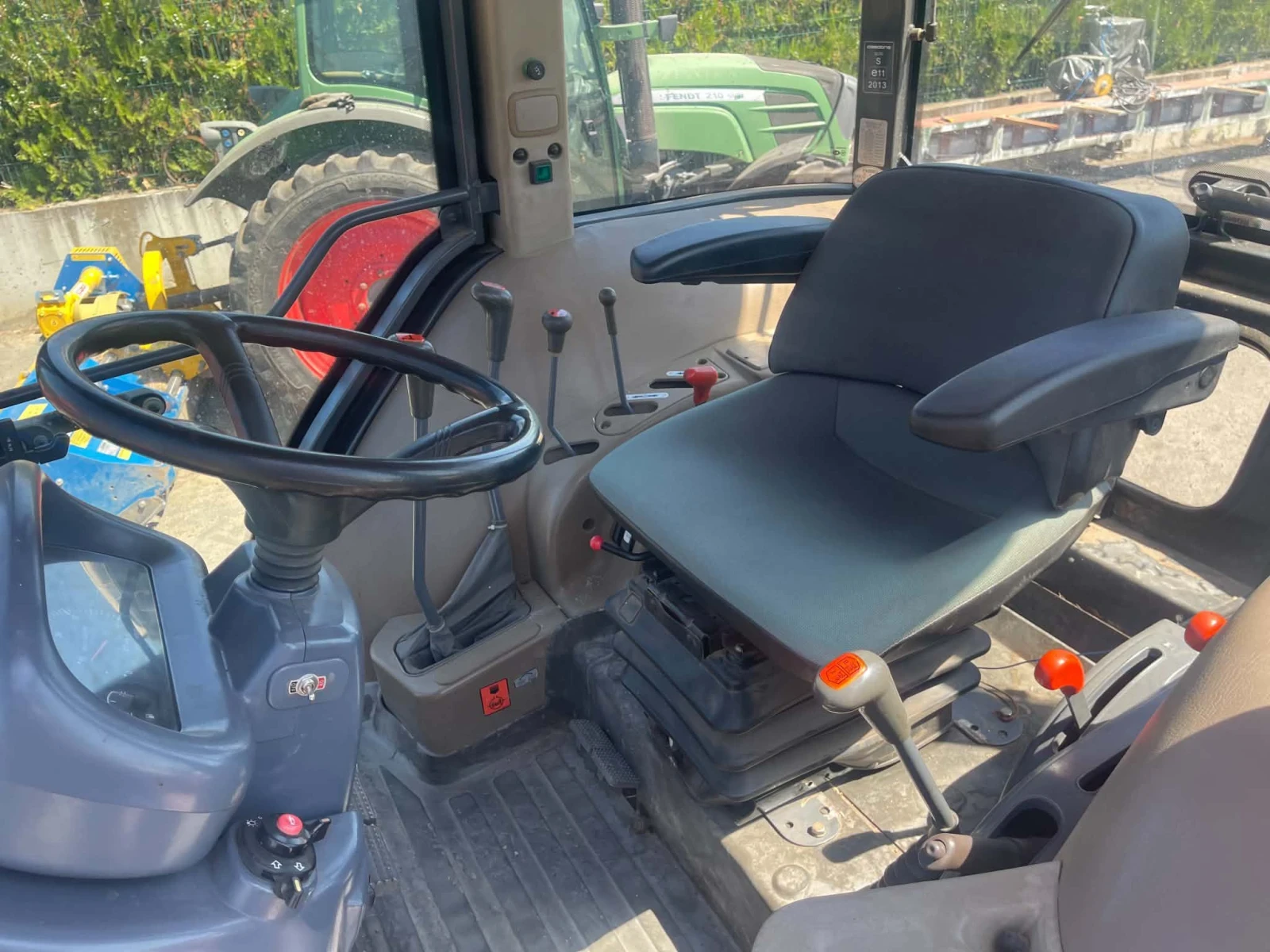 Трактор Kioti DK751, снимка 6 - Селскостопанска техника - 55694033