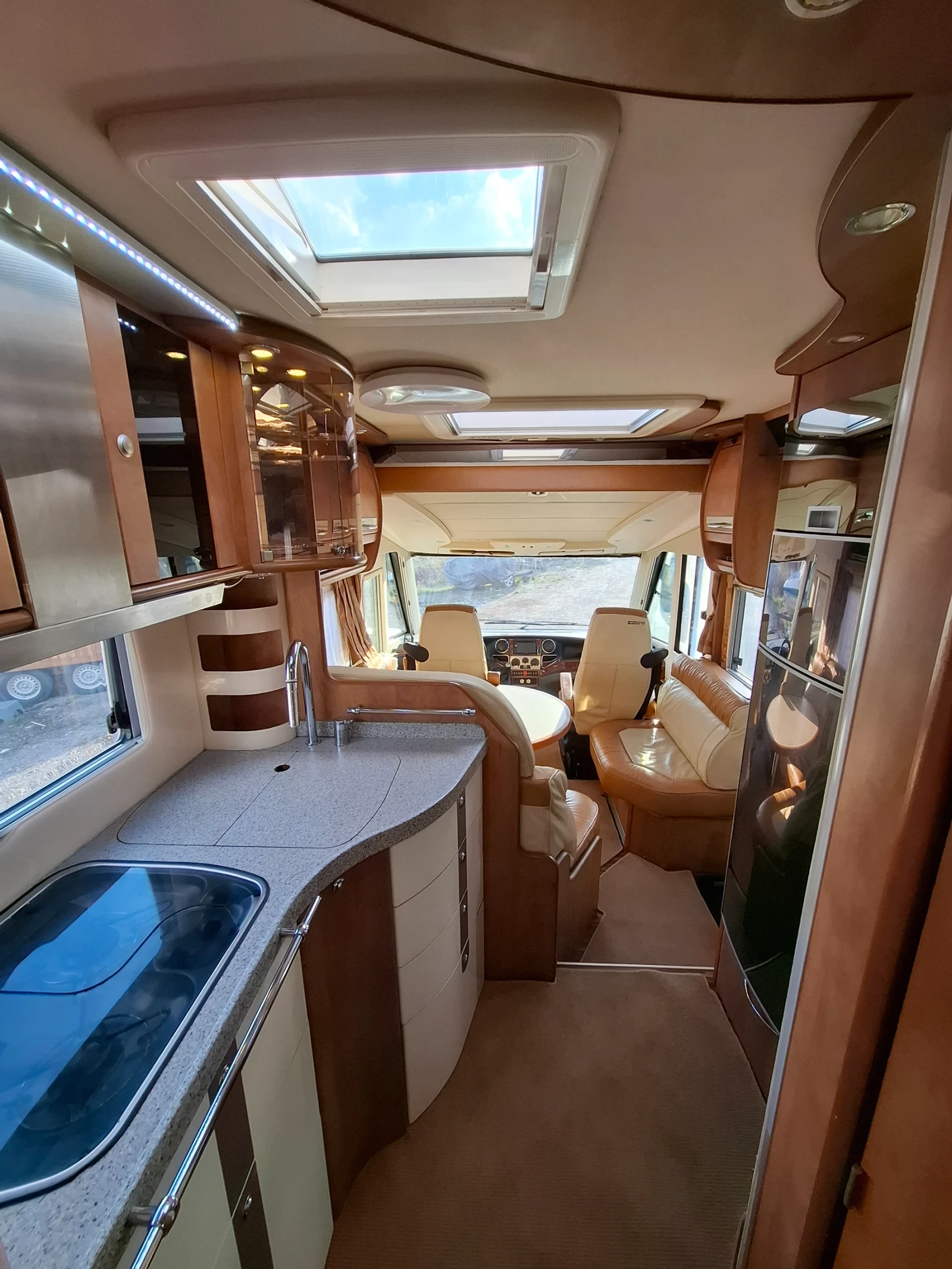 Кемпер Carthago Chik S-plus Iveco 3.0, снимка 10 - Каравани и кемпери - 53991603