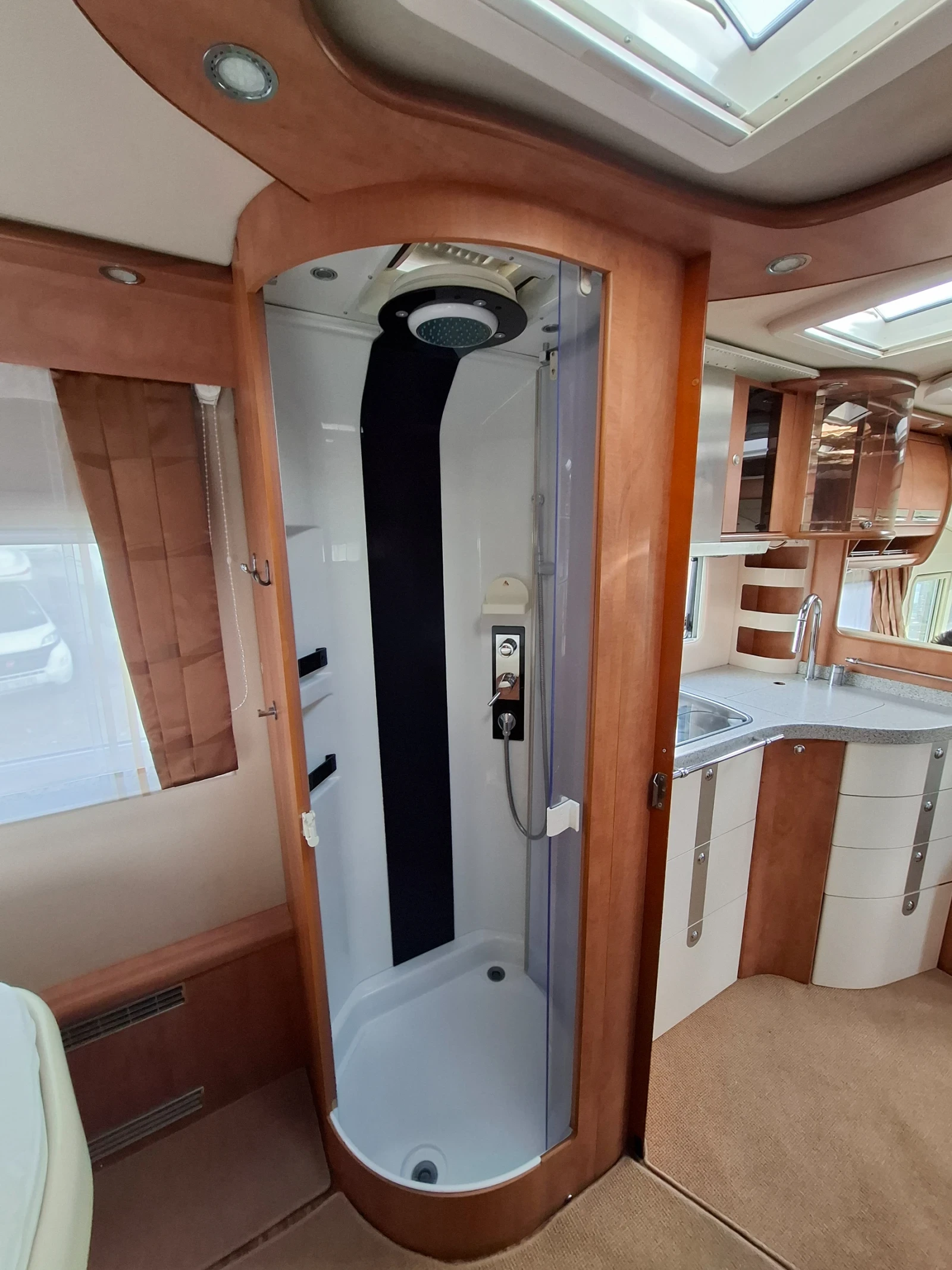 Кемпер Carthago Chik S-plus Iveco 3.0, снимка 14 - Каравани и кемпери - 53991603