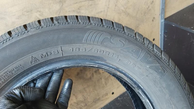 Гуми Зимни 185/60R14, снимка 7 - Гуми и джанти - 29260024