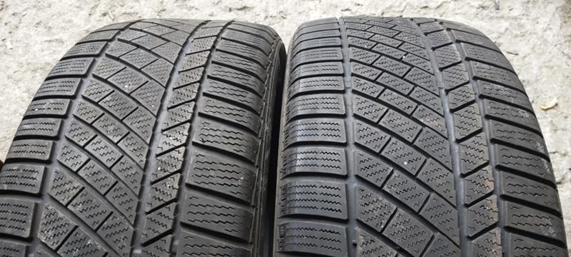 Гуми Зимни 255/45R19, снимка 1 - Гуми и джанти - 35123097