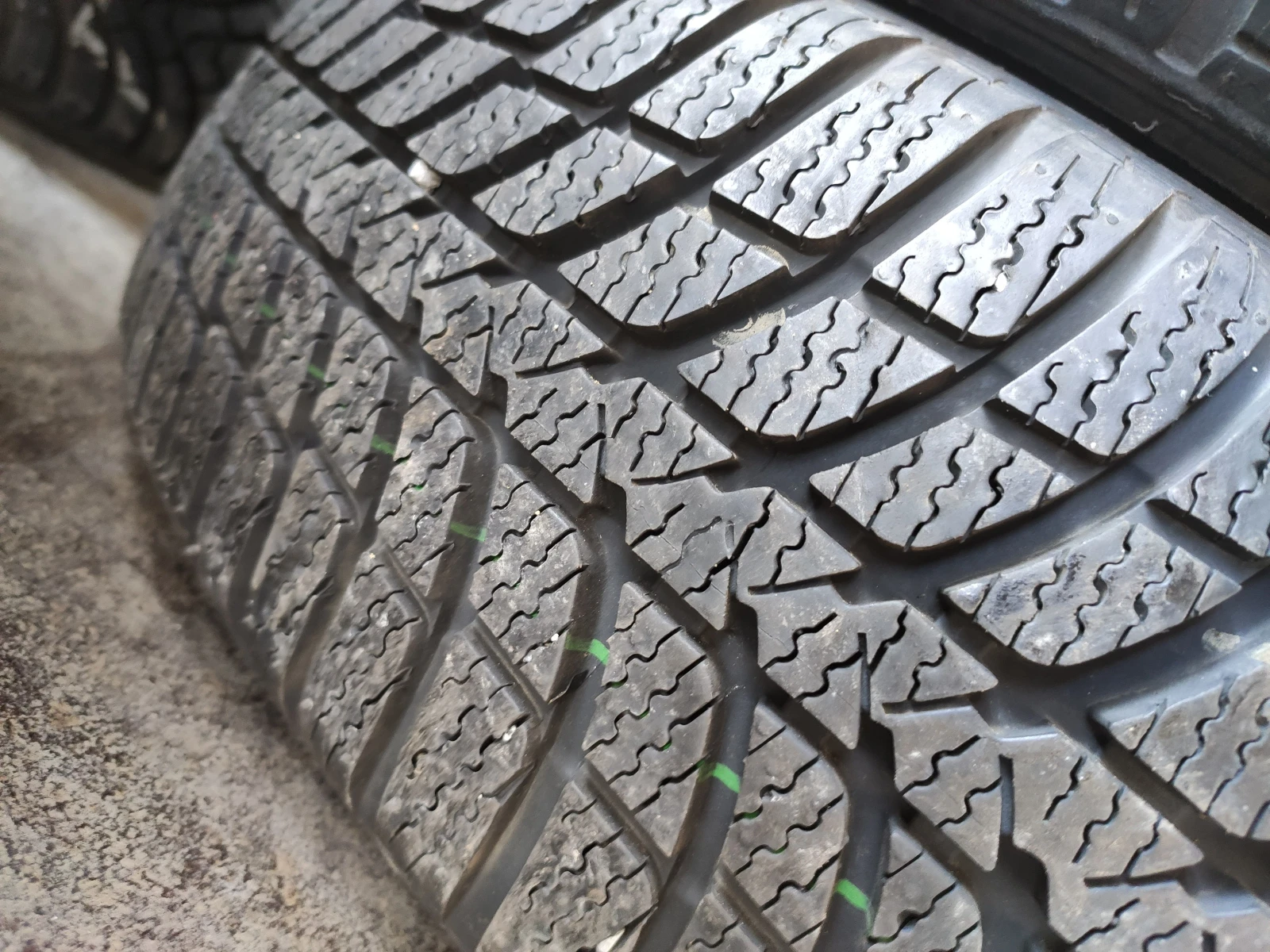 Гуми Зимни 185/65R15, снимка 4 - Гуми и джанти - 54734829