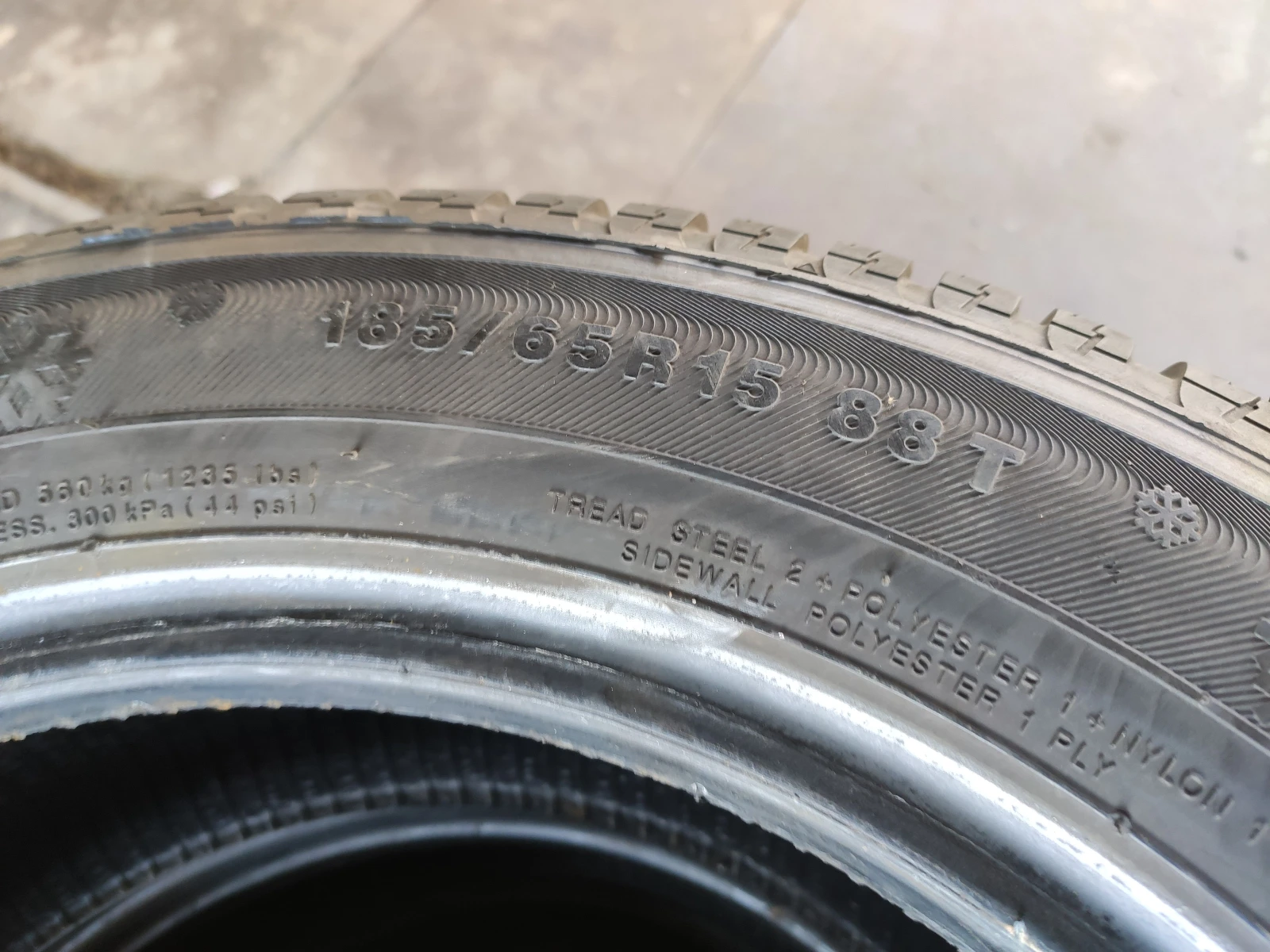 Гуми Зимни 185/65R15, снимка 8 - Гуми и джанти - 54734829