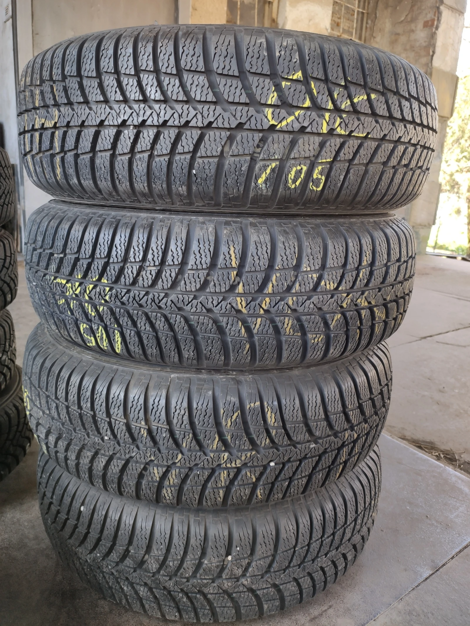 Гуми Зимни 185/65R15, снимка 6 - Гуми и джанти - 54734829