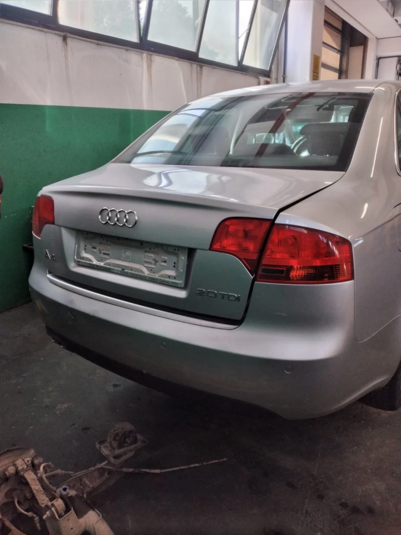 Audi A4 2.0tdi, снимка 10 - Автомобили и джипове - 47071299